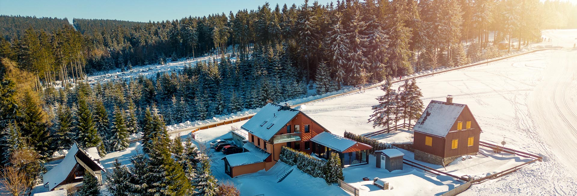 Das Ferienhaus in Tellerhäuser im Winter, aus der Luft