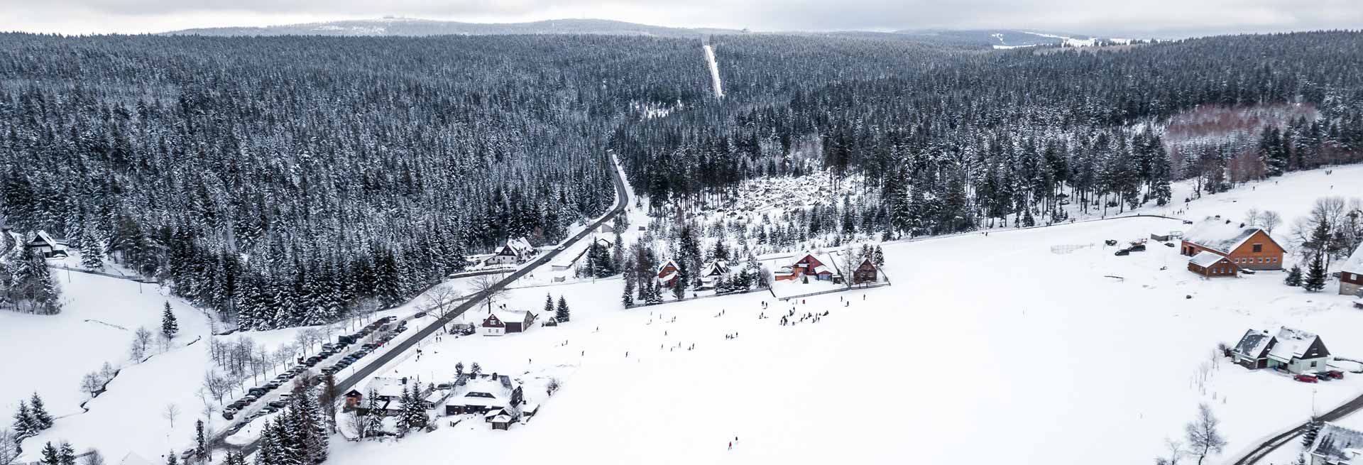Tellerhäuser im Winter aus der Luft